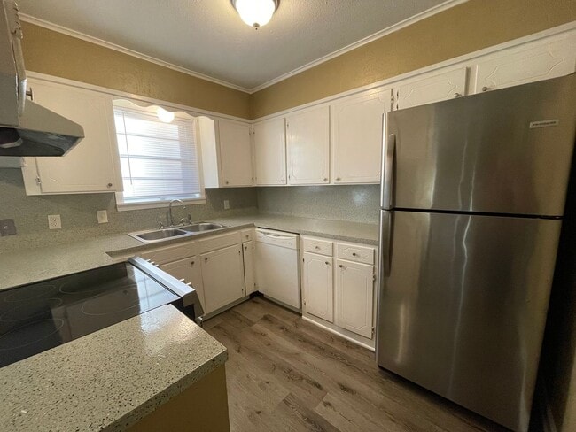 Foto del edificio - All that is missing is You!