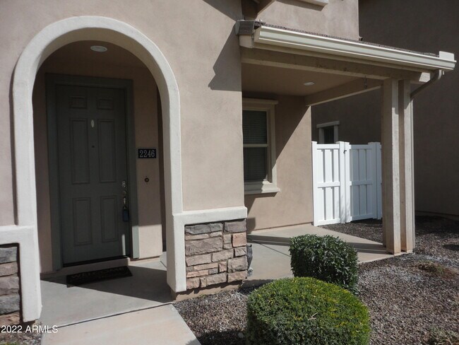 Building Photo - 2246 S Basmath Ln