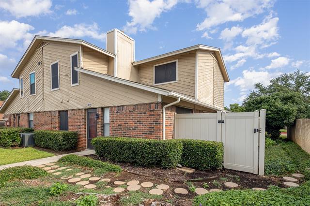 Foto principal - 2240 Tarpley Rd