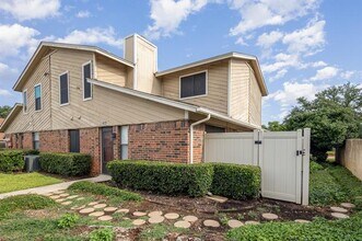 Building Photo - 2240 Tarpley Rd