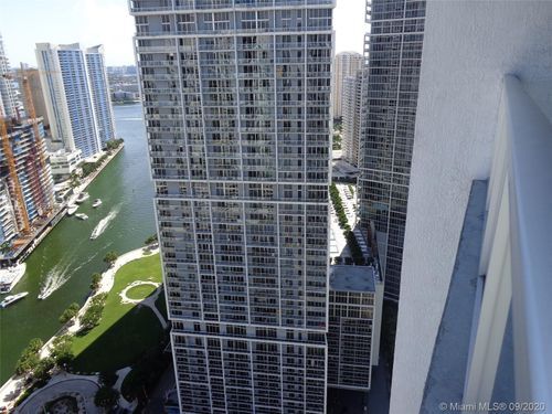 Building Photo - 500 Brickell Key Dr