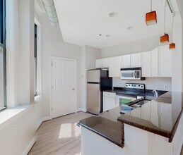 Building Photo - 330 N Charles St