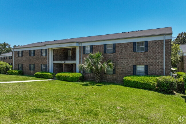 2203 W Pensacola St - Alternate View - Plantation Condominiums