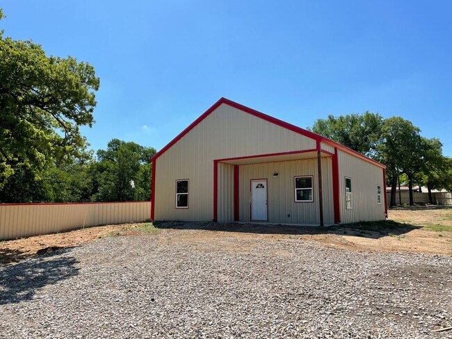 Building Photo - Longhorn Ranch-Barndo Community-Half Acre ...