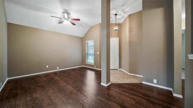 Foto del edificio - 30222 Castle Forest Dr