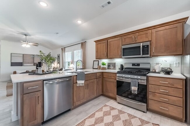 Building Photo - Brand New 4 Bedroom Home in Siloam Springs!