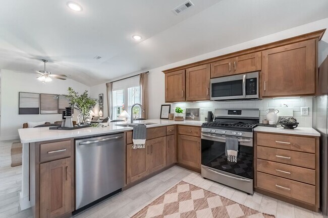 Foto del edificio - Stunning 4-Bedroom House – The Home You’ve...