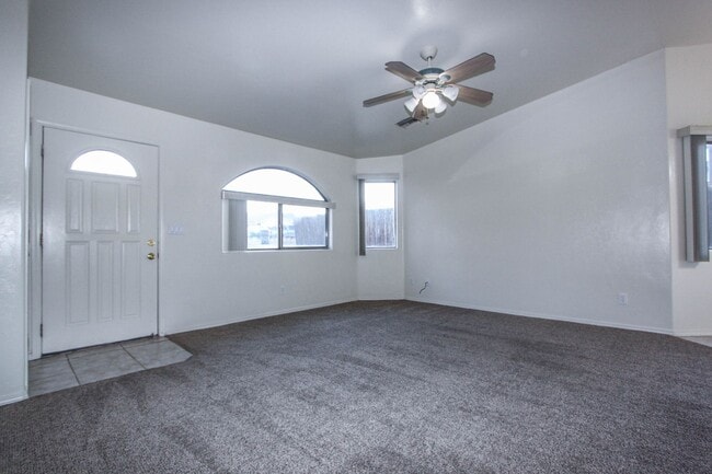 Building Photo - 8509 E Leigh Dr
