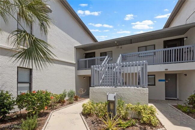 Foto del edificio - 6296 Sugar Bush Ln