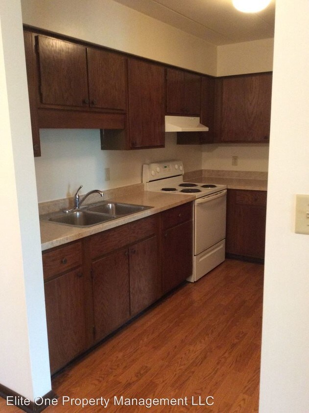 Primary Photo - 2060 Meadow Ln
