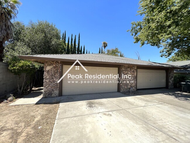 Foto del edificio - Nice 2bd/1ba Foothill Farms Duplex with 2 ...