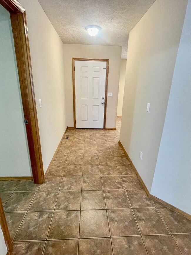 Foto del edificio - 6008 N 8th Ave