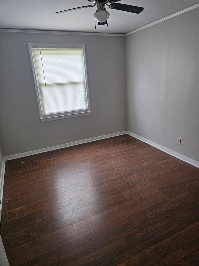 Foto del edificio - 3 bdrm 1 bath ready to rent
