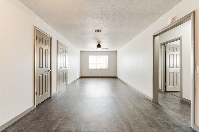 Foto del edificio - 14013 N Everest Ave