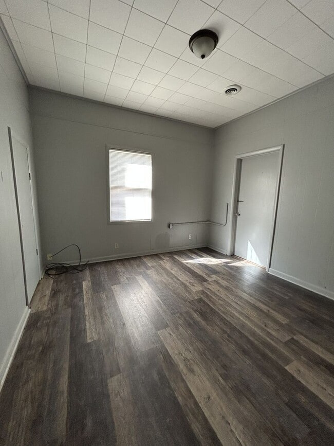 Foto del edificio - 1007 E Madison St