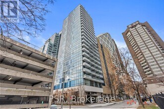 Building Photo - 210 Simcoe St