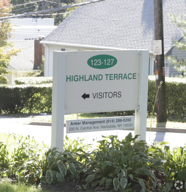 Foto del edificio - Highland Terrace Cooperative Apartments