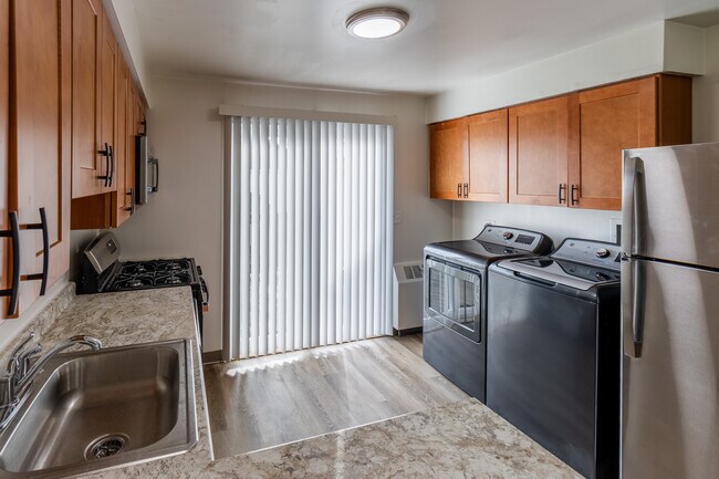 Foto del edificio - Newport Landings Apartment Community
