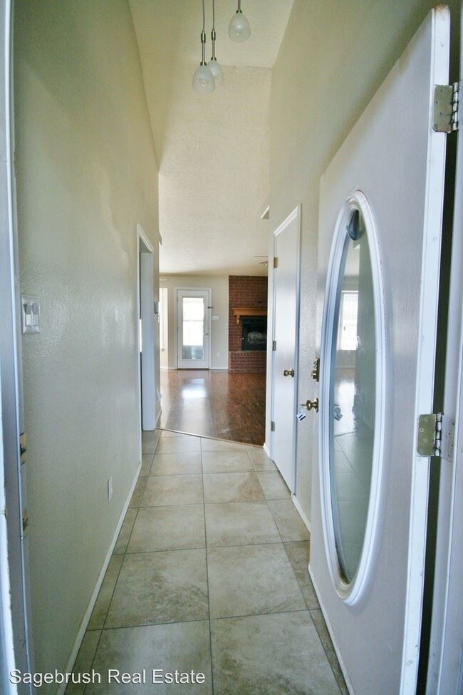 Building Photo - 4 br, 2 bath House - 1817 Lesley St.
