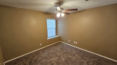 Building Photo - 14807 Spring Lake Dr