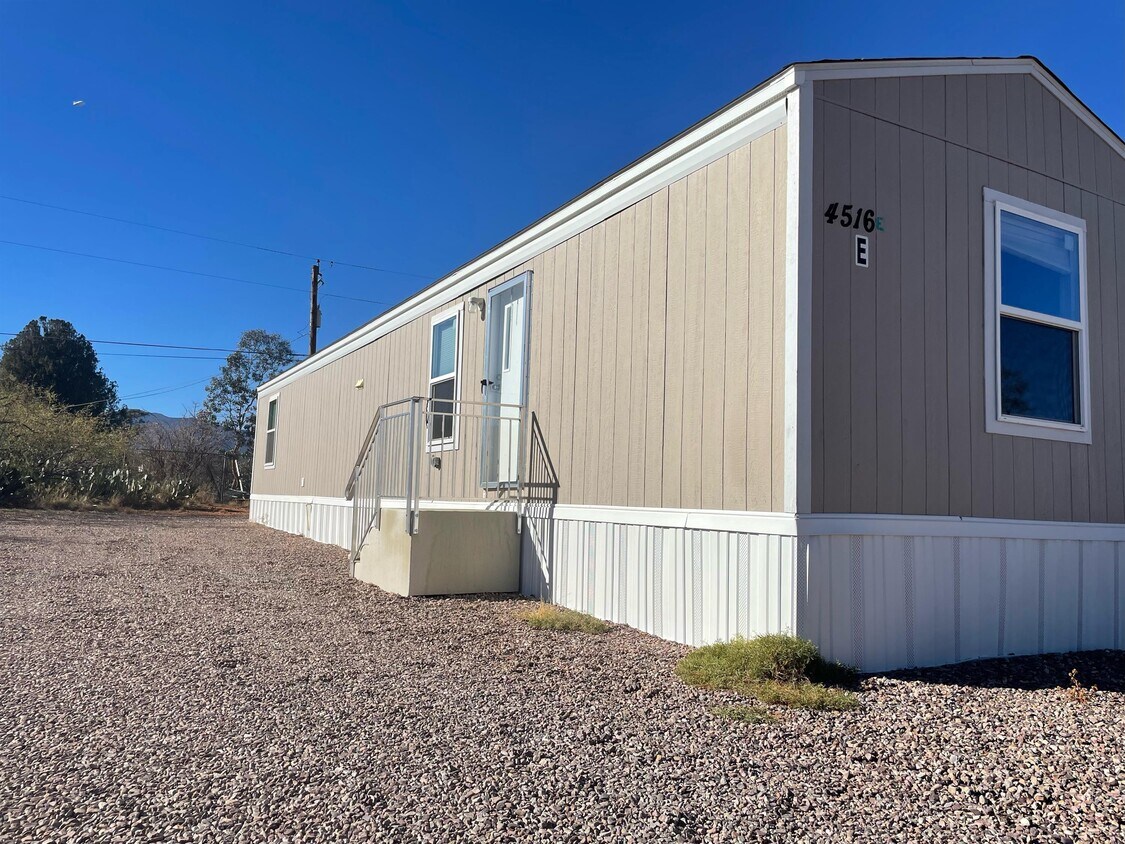 Primary Photo - 4516 S Campobello Ave