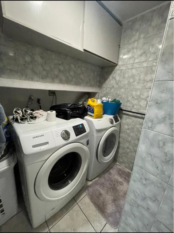 Building Photo - 719 18th St