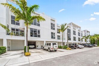 Building Photo - 455 NE 39th St