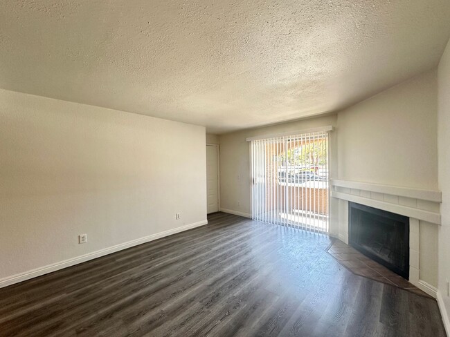 Building Photo - Charleston & Decatur