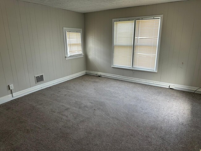 Building Photo - 208 Courtland St