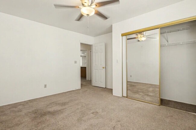 Foto del edificio - 1440 Ogallala St