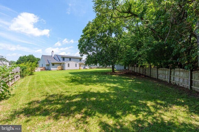 Building Photo - 230 Sheffield Dr