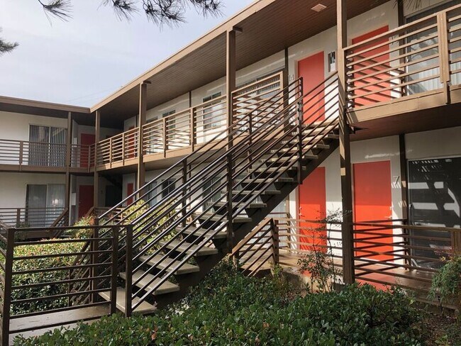 Foto del edificio - 1770 Evergreen St