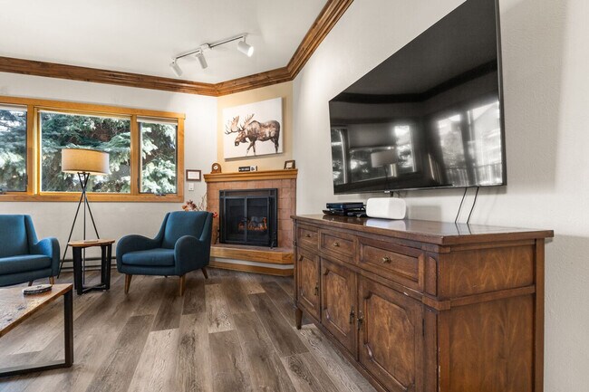 Building Photo - 2200 Apres Ski Way