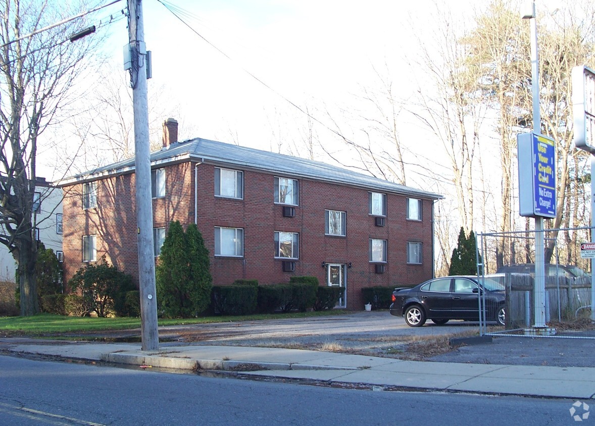 Primary Photo - 1045 Main St