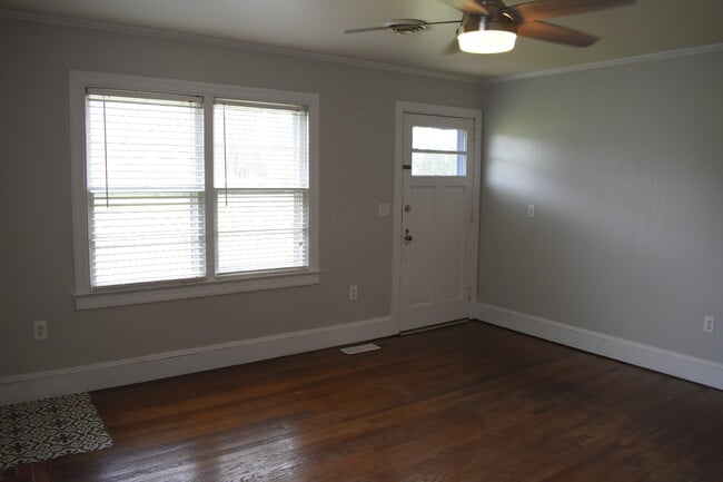 Building Photo - 1231 Lanvale Rd NE