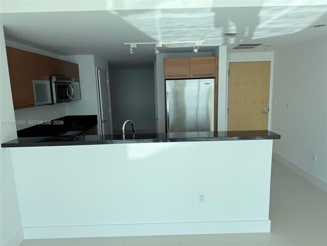 Foto del edificio - 244 Biscayne Blvd