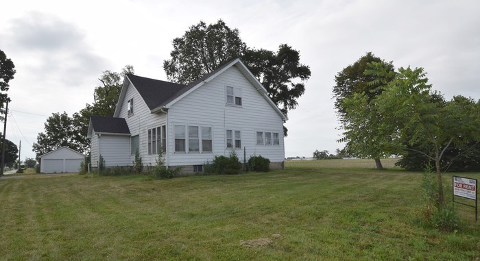 Foto principal - Beautiful 4 Bedroom Farmhouse in Whiteland!!