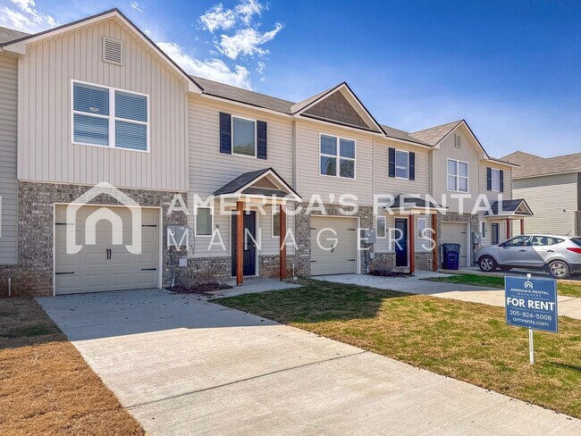 Building Photo - COMING SOON!! Get a REDUCED RENT MOVE-IN S...