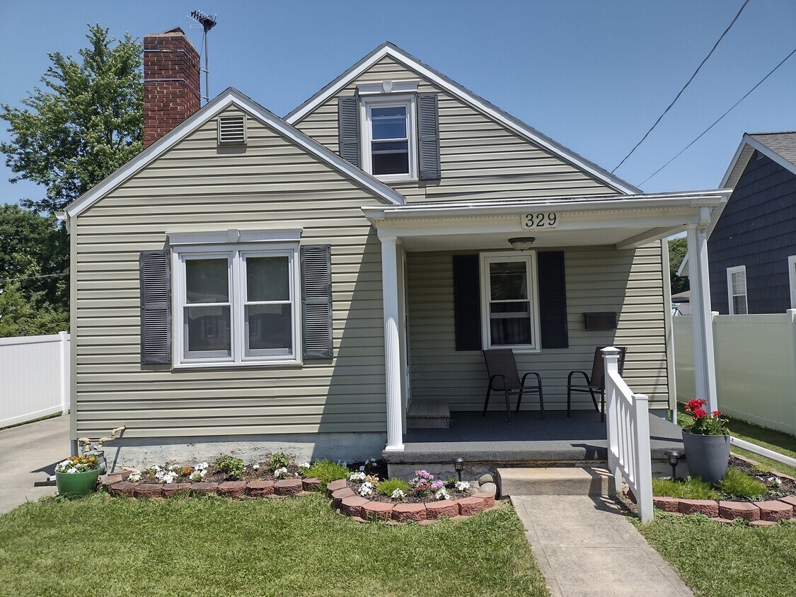 329 Washington Ave, Bellefontaine, OH 43311 House Rental in