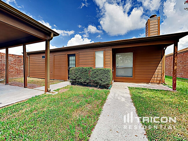 Foto del edificio - 6922 Clee Ln