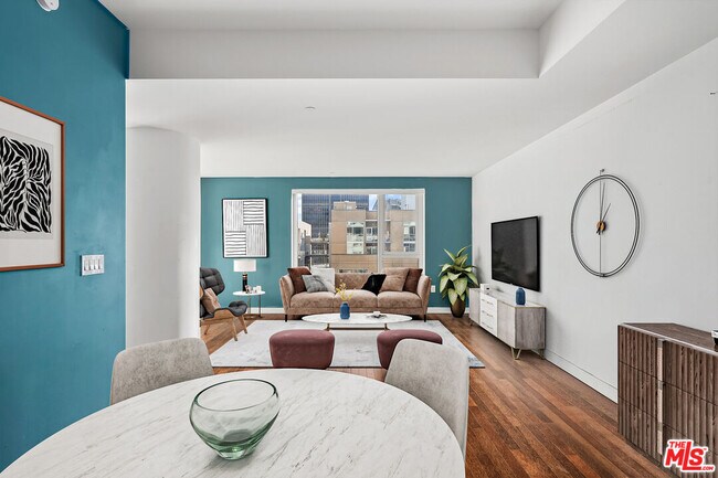 Building Photo - 6250 Hollywood Blvd