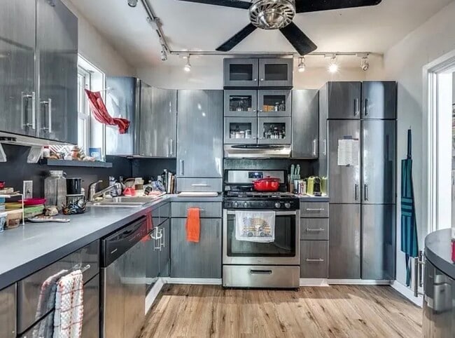 Building Photo - 9521 Ash Creek Dr