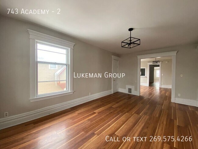 Building Photo - 743 Academy-2