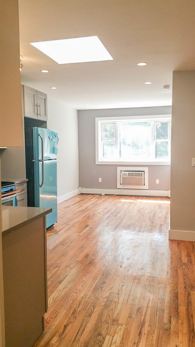 Building Photo - 43 Irving Pl