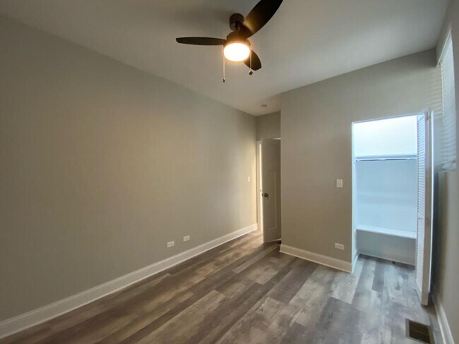 Building Photo - 1 bedroom in Chicago IL 60618
