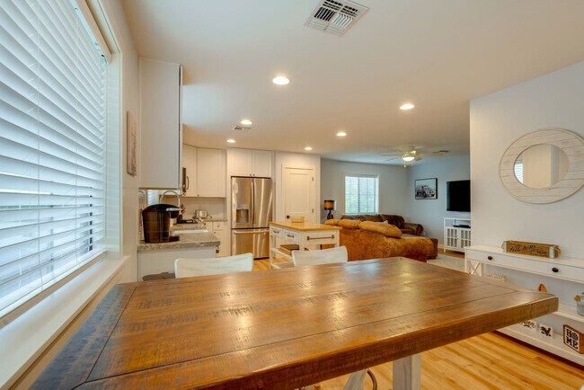 Foto del edificio - 8637 S Newberry Ln