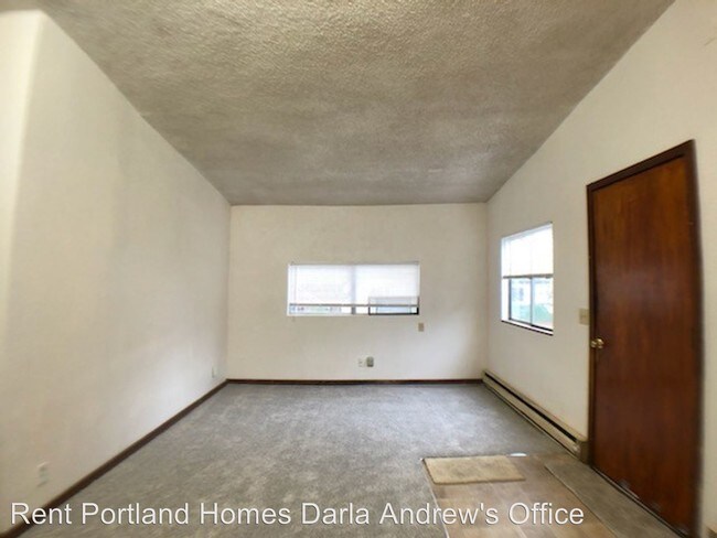 Building Photo - 2746 SE 84th Ave