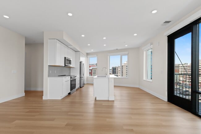 Building Photo - Frameline Apartments