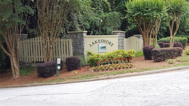 Building Photo - 7079 Shore Rd