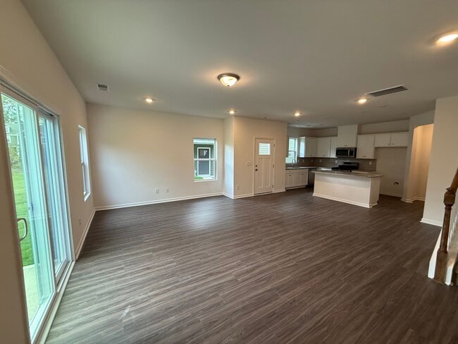 Building Photo - 3204 Lilac Grove Dr